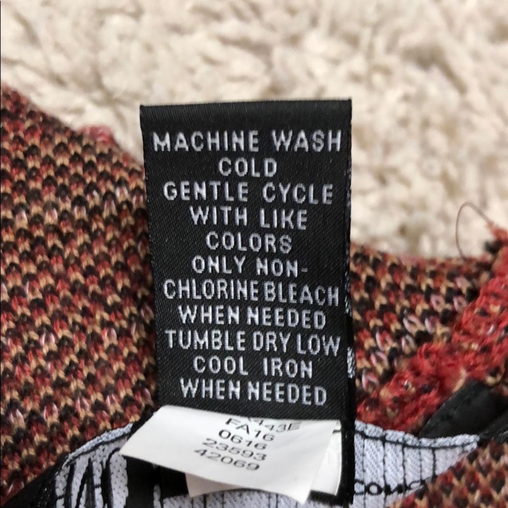 INC TOP Metallic Gold Pattern EUC - Picture 7 of 7